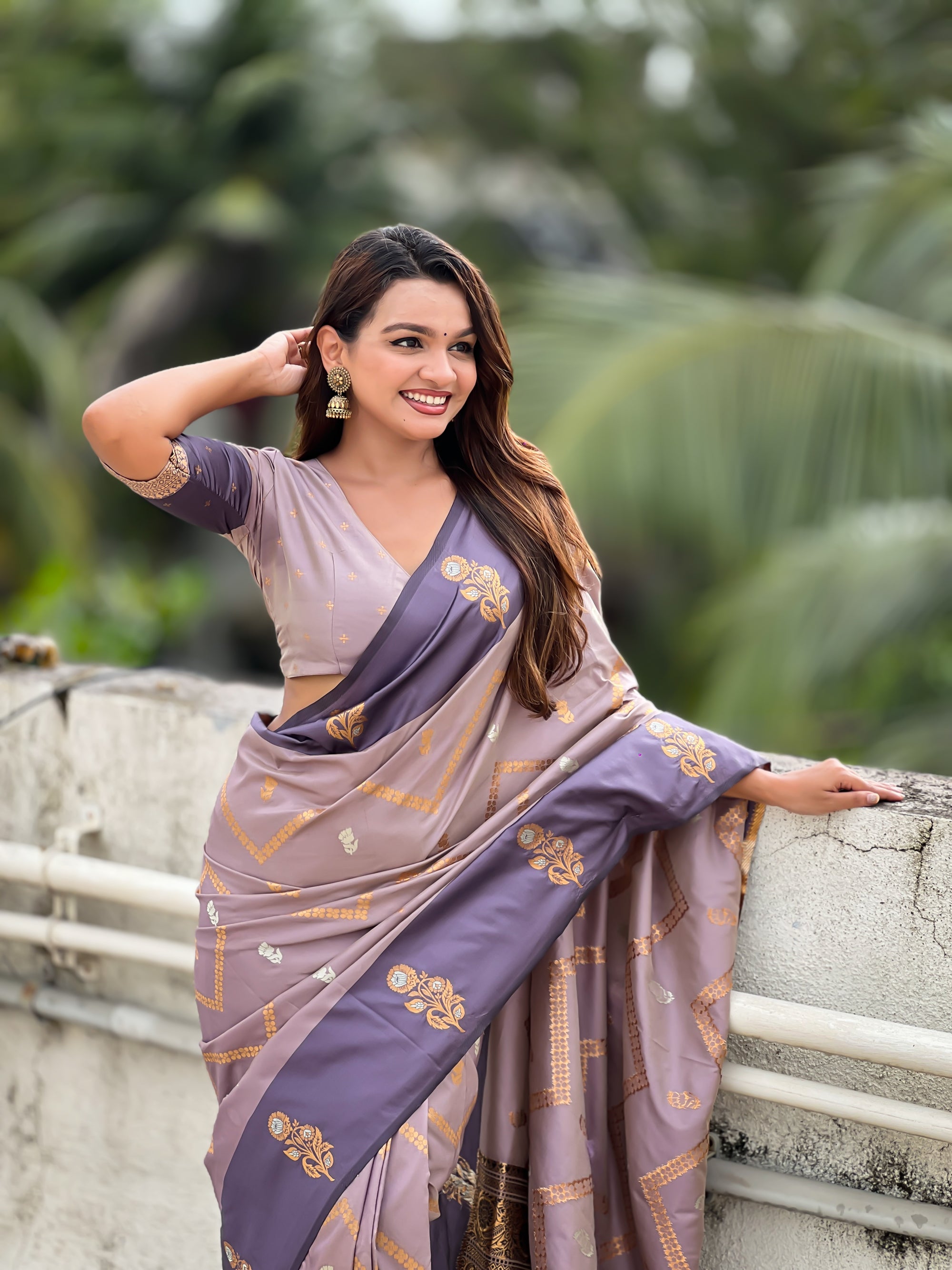 Dusty Lavender Soft Silk Zari Woven Zig Zag Pattern Saree