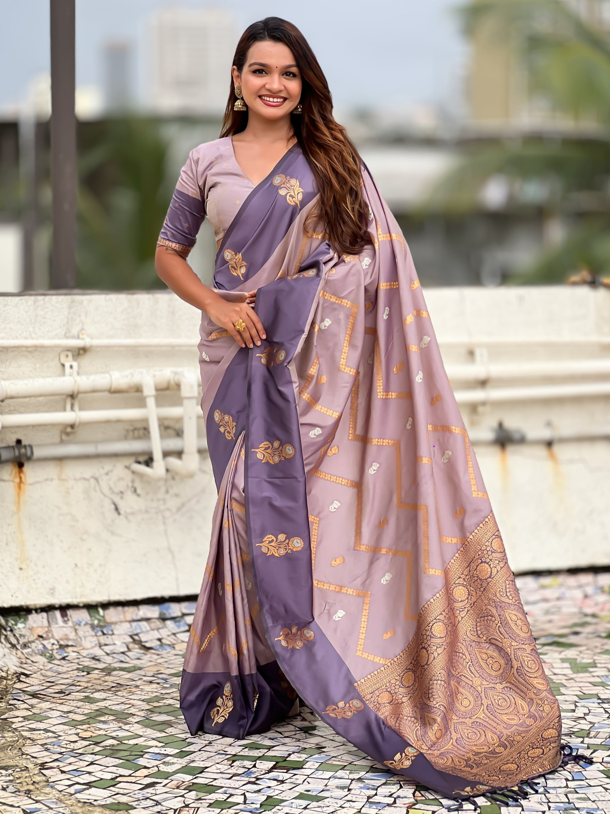 Dusty Lavender Soft Silk Zari Woven Zig Zag Pattern Saree