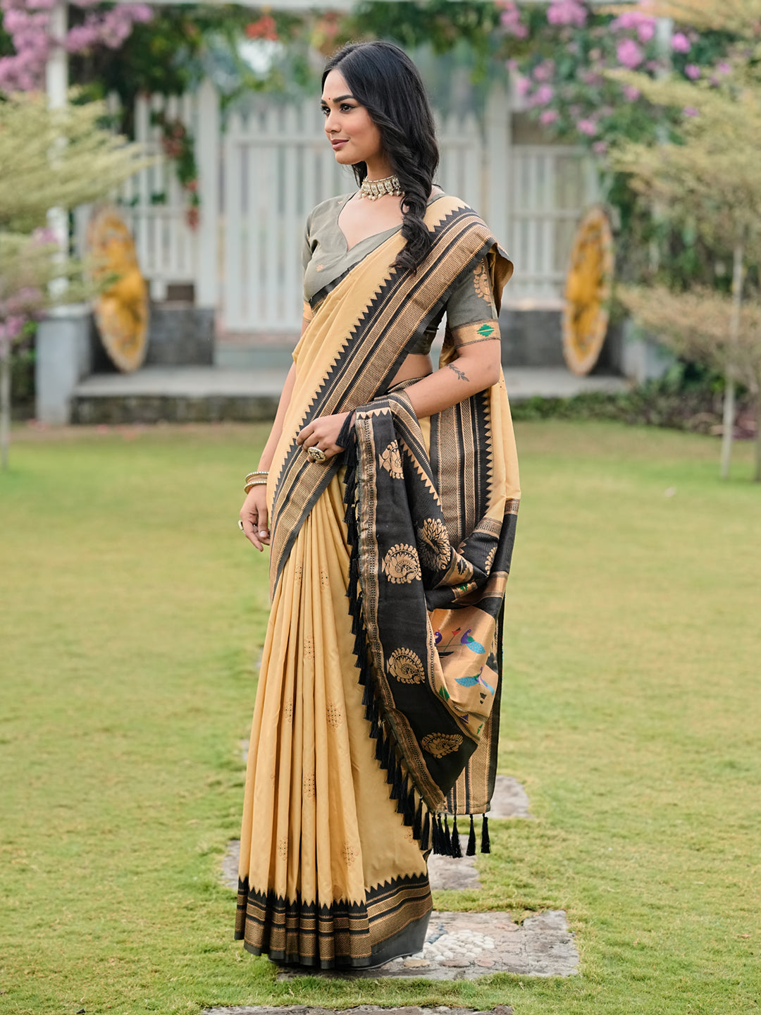 Chickoo Soft Ikkal Silk Zari Woven Kolam Pattern Saree with Paithani Pallu