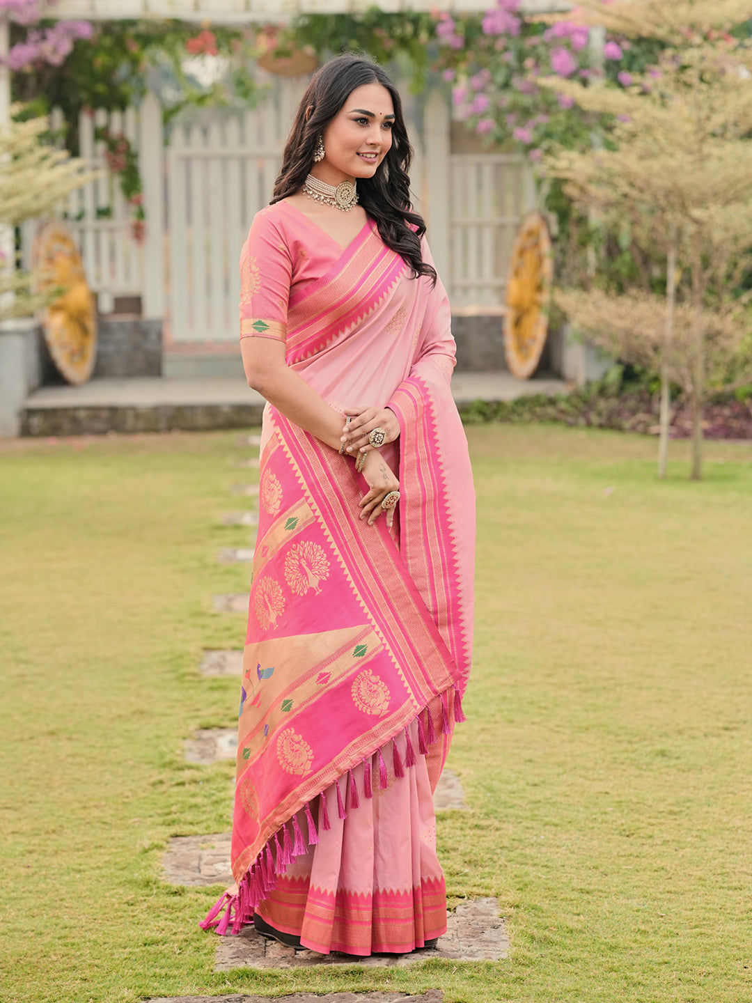 Light Pink Soft Ikkal Silk Zari Woven Kolam Pattern Saree with Paithani Pallu