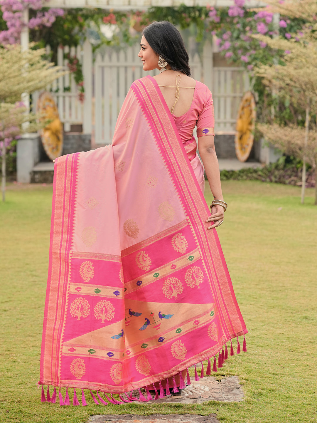Light Pink Soft Ikkal Silk Zari Woven Kolam Pattern Saree with Paithani Pallu