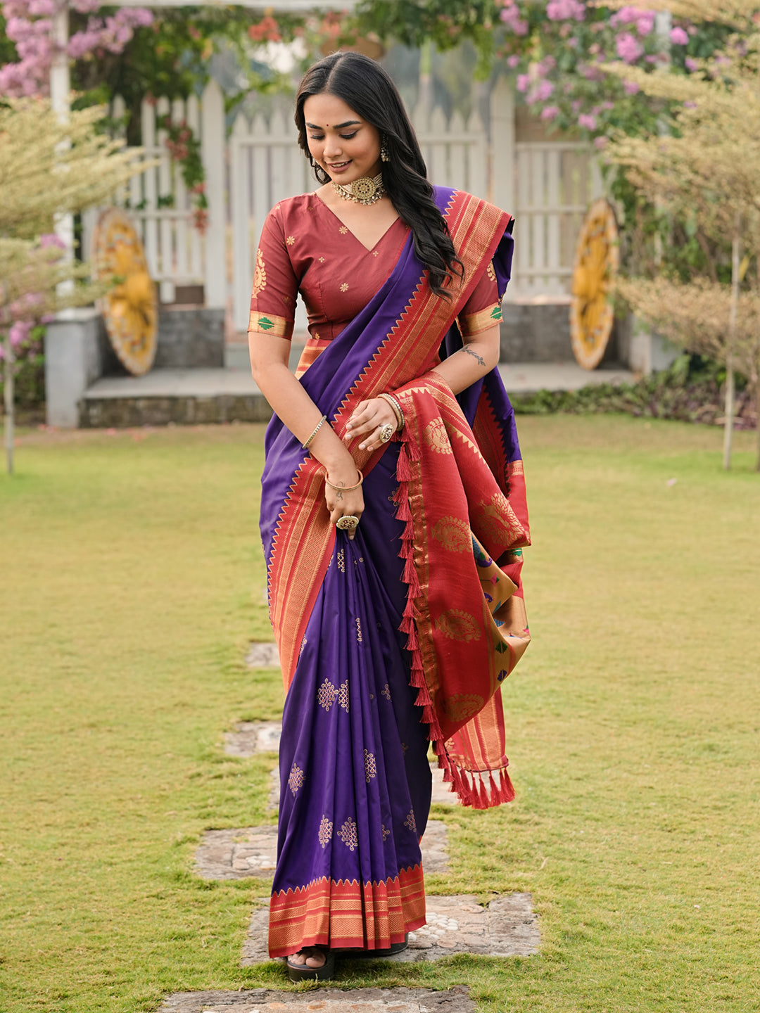 Violet Soft Ikkal Silk Zari Woven Kolam Pattern Saree with Paithani Pallu