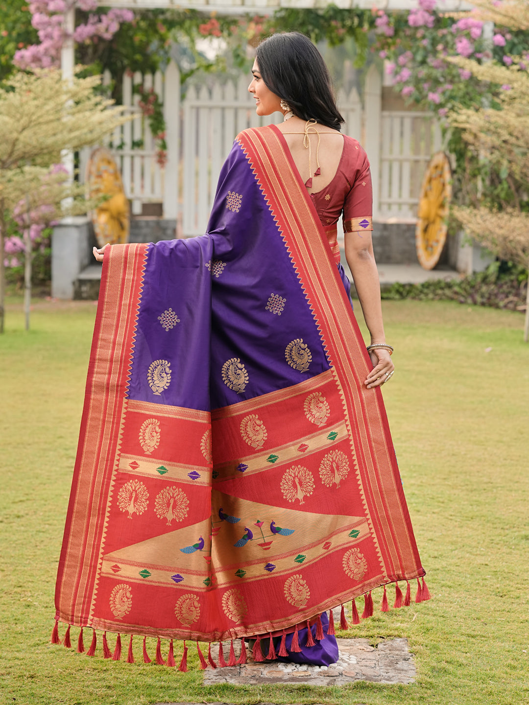 Violet Soft Ikkal Silk Zari Woven Kolam Pattern Saree with Paithani Pallu