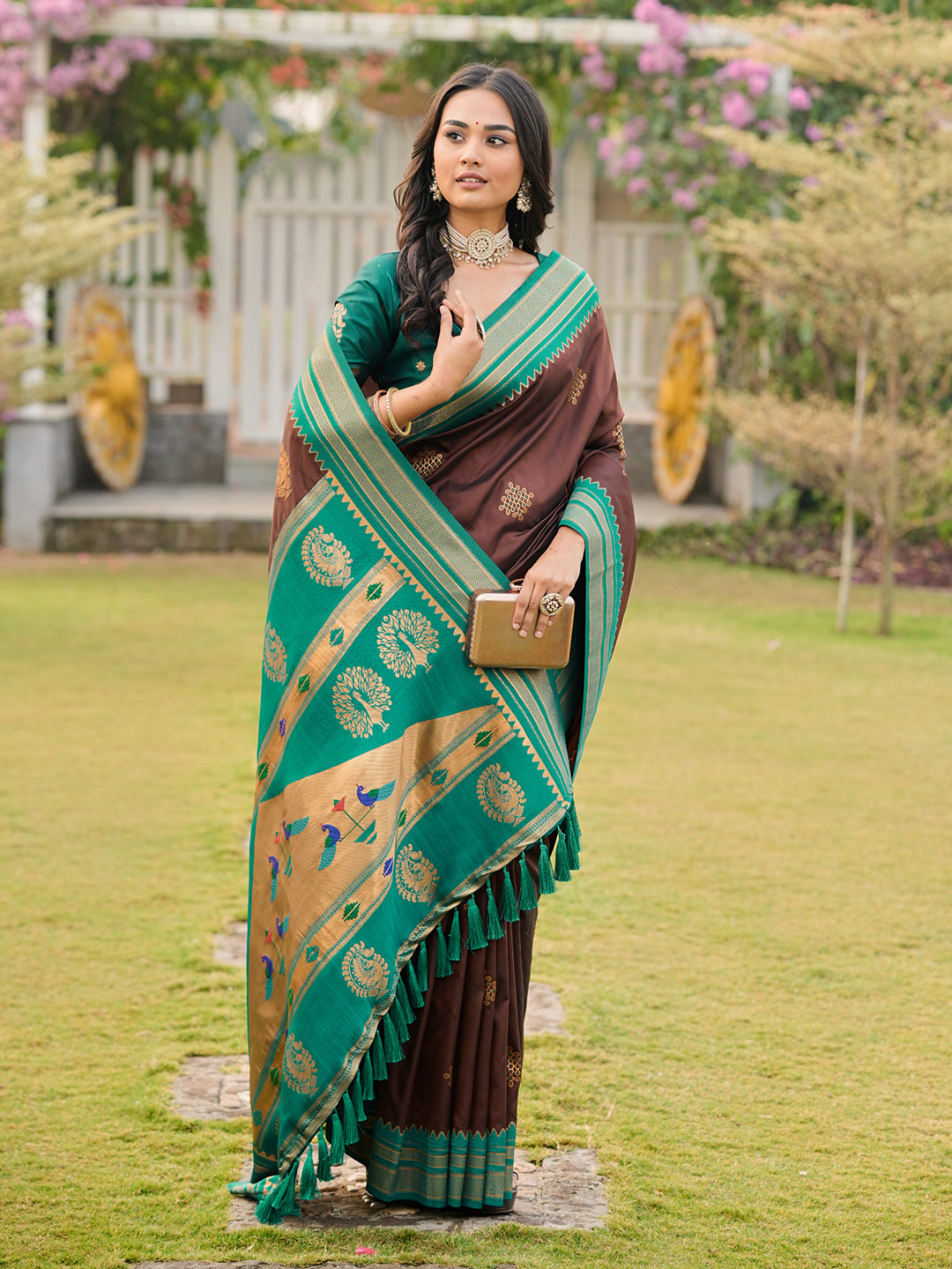 Coffee Soft Ikkal Silk Zari Woven Kolam Pattern Saree with Paithani Pallu