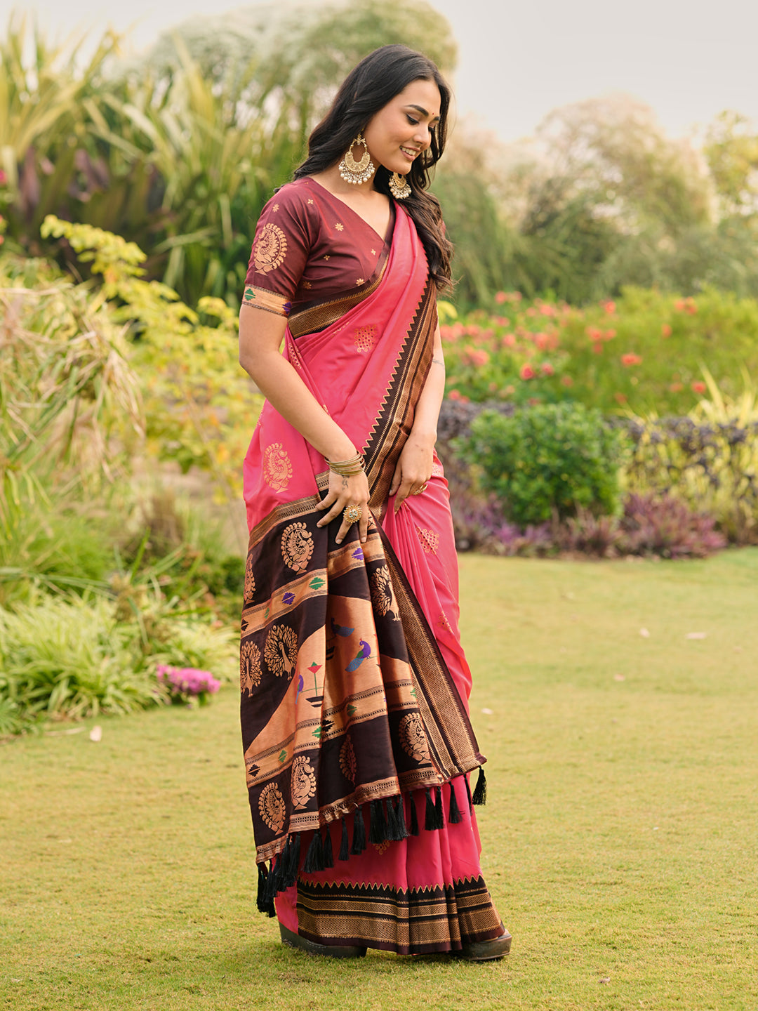 Rani Pink Soft Ikkal Silk Zari Woven Kolam Pattern Saree with Paithani Pallu