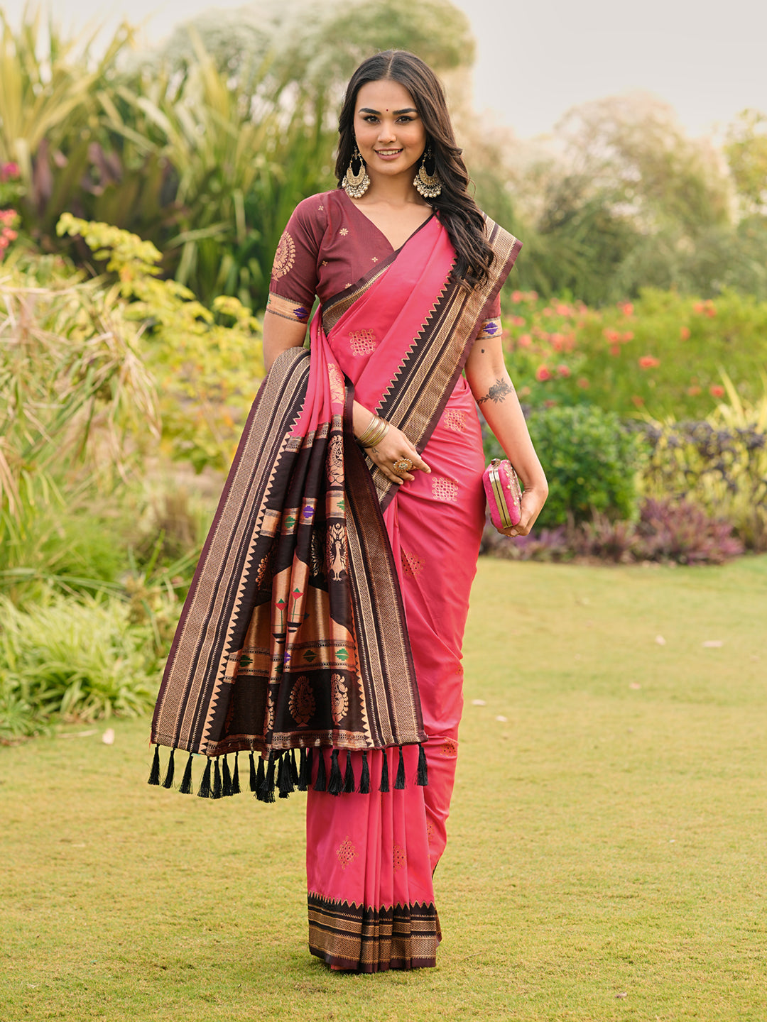 Rani Pink Soft Ikkal Silk Zari Woven Kolam Pattern Saree with Paithani Pallu