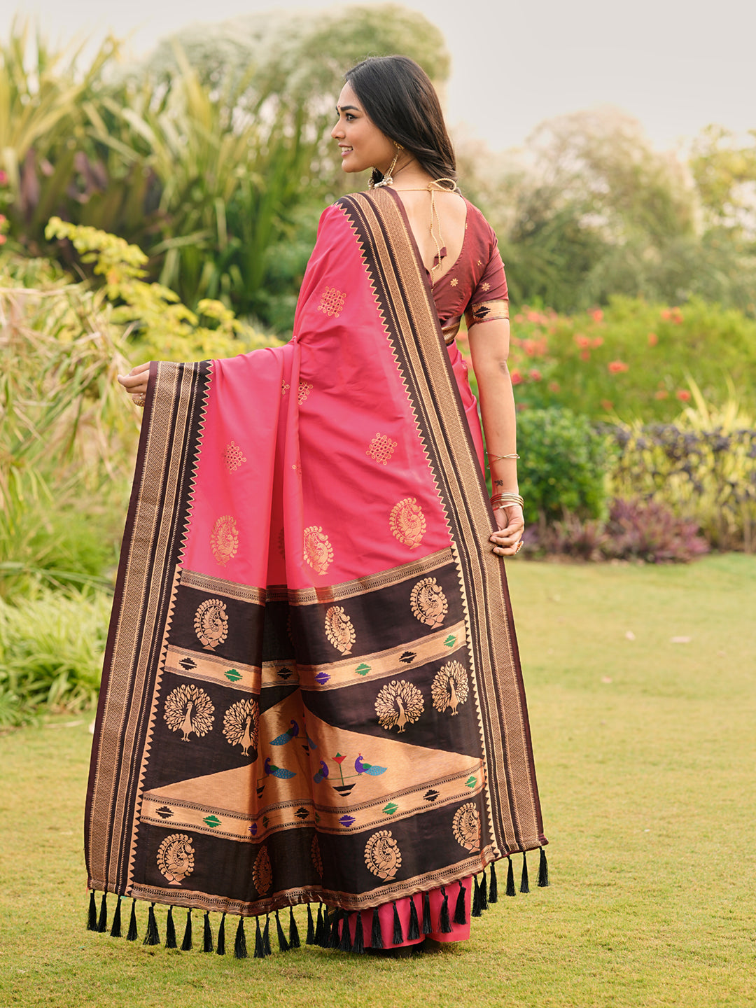 Rani Pink Soft Ikkal Silk Zari Woven Kolam Pattern Saree with Paithani Pallu