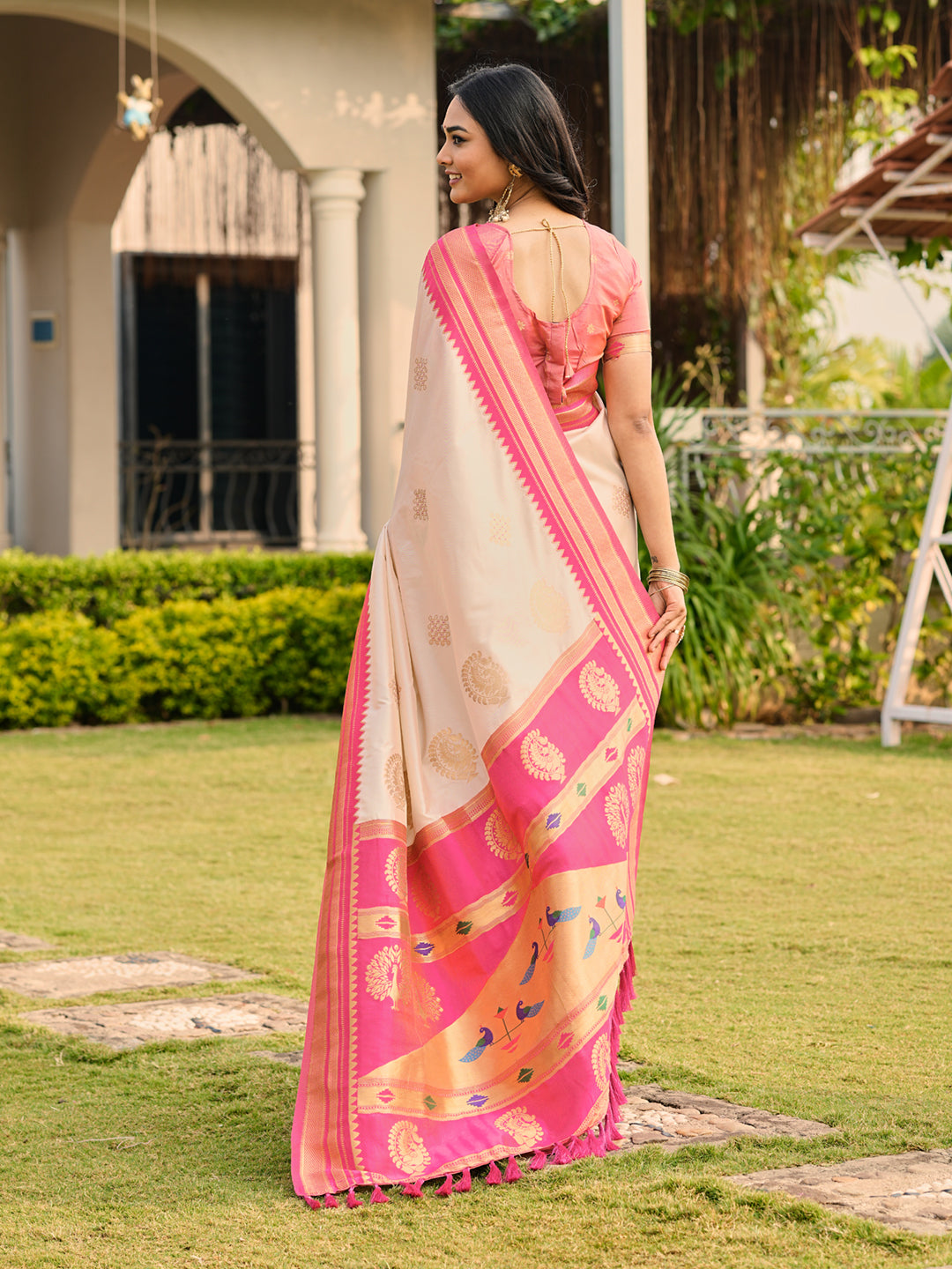 Cream Soft Ikkal Silk Zari Woven Kolam Pattern Saree with Paithani Pallu