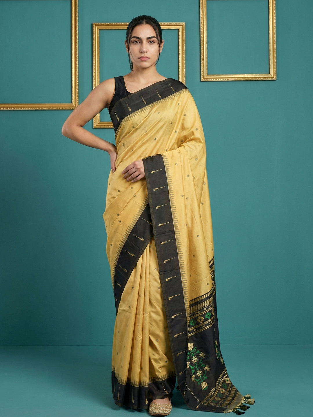 Cream &amp; Black Handloom Traditional Yeola Paithani Silk Saree