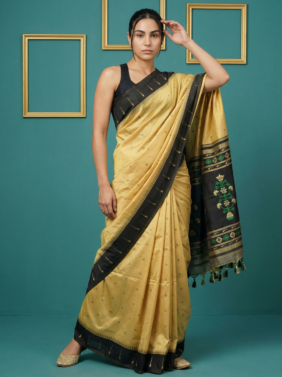 Cream &amp; Black Handloom Traditional Yeola Paithani Silk Saree
