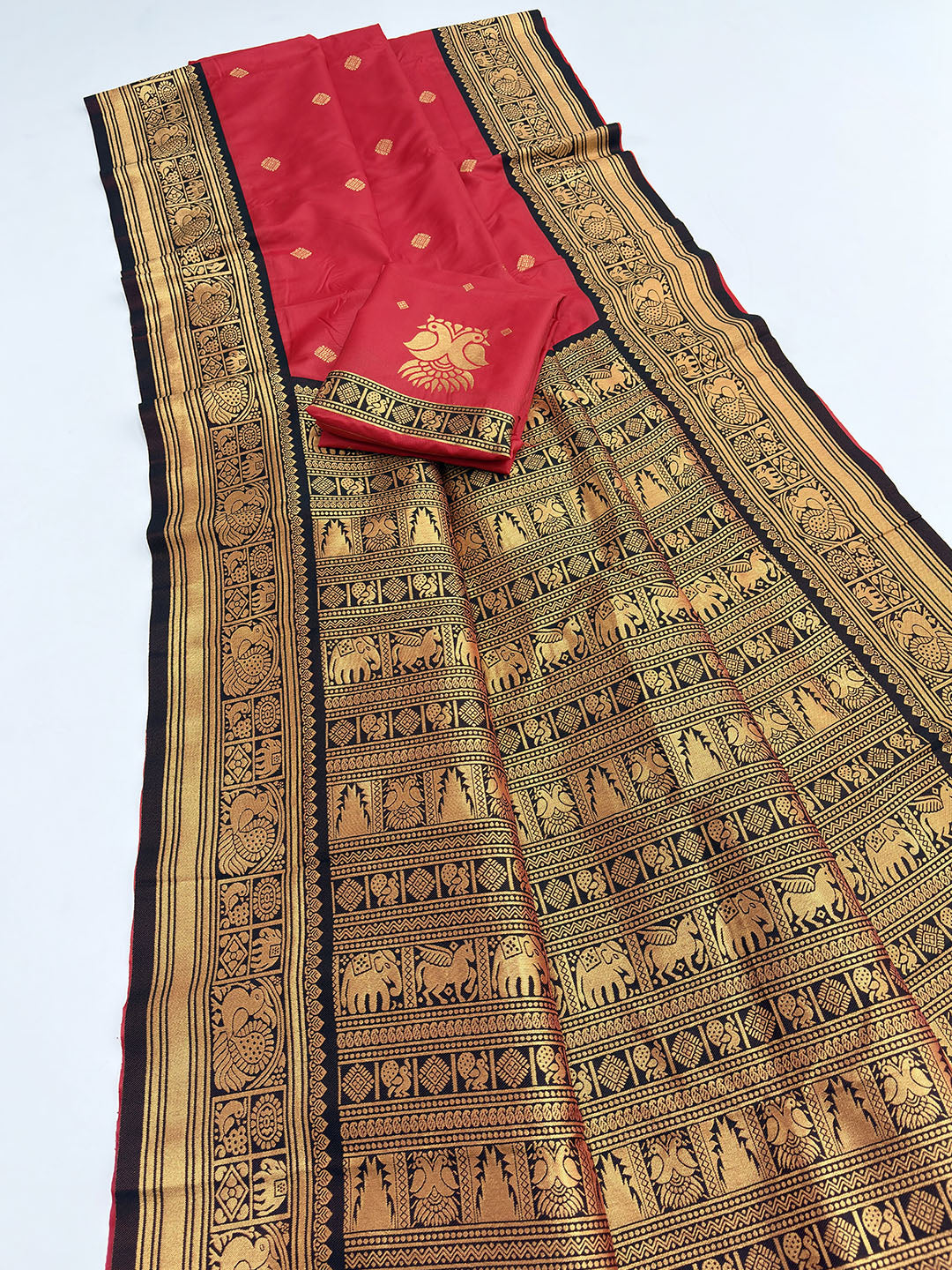 Red Soft Kanjivaram Silk Zari Woven Traditional Saree