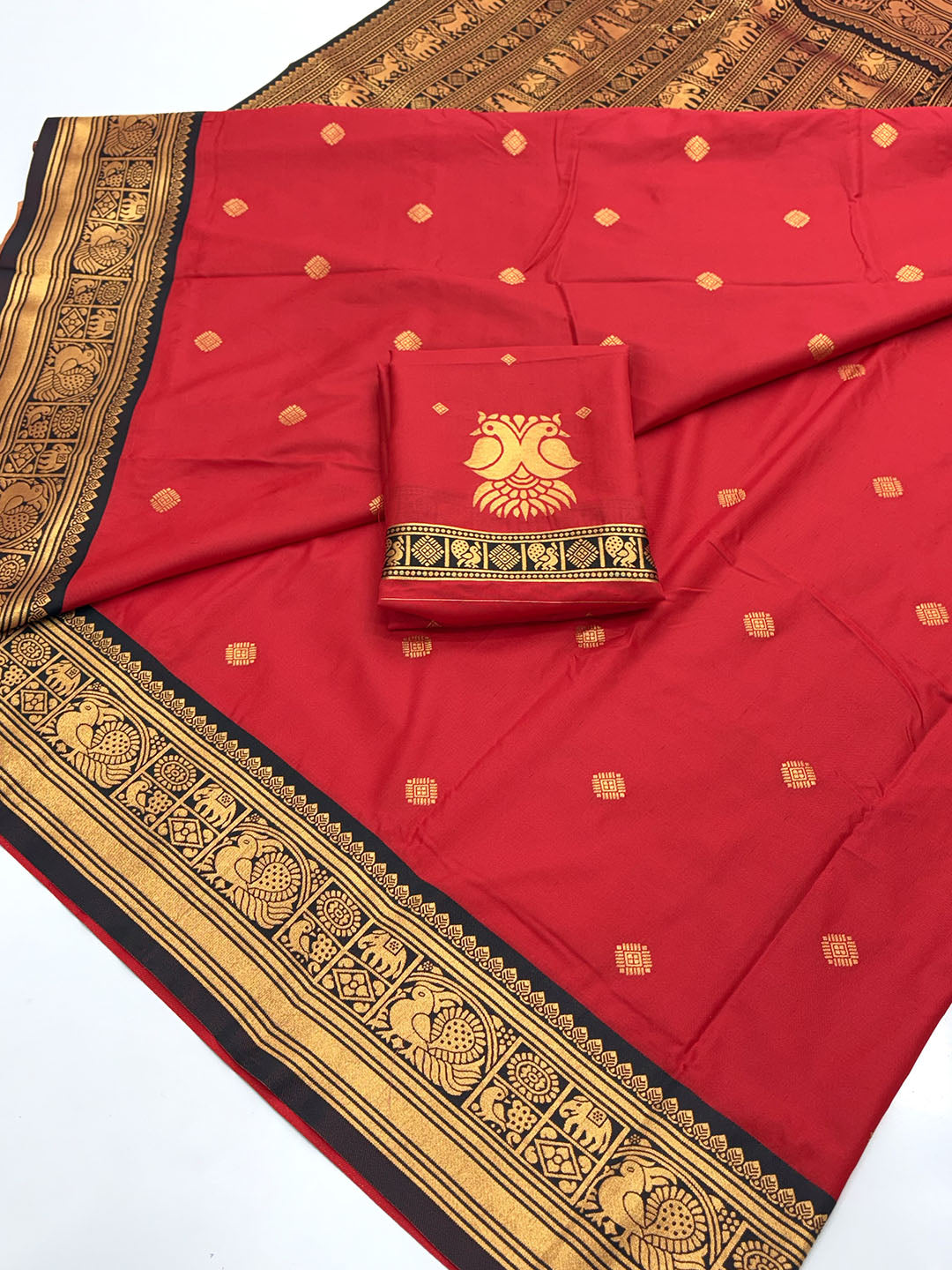 Red Soft Kanjivaram Silk Zari Woven Traditional Saree