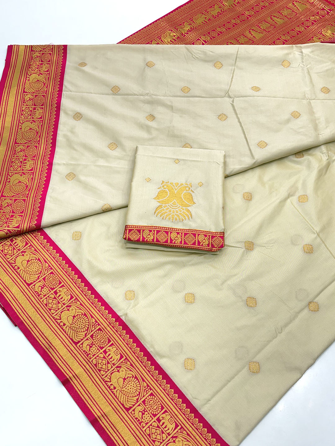 Cream Soft Kanjivaram Silk Zari Woven Traditional Saree