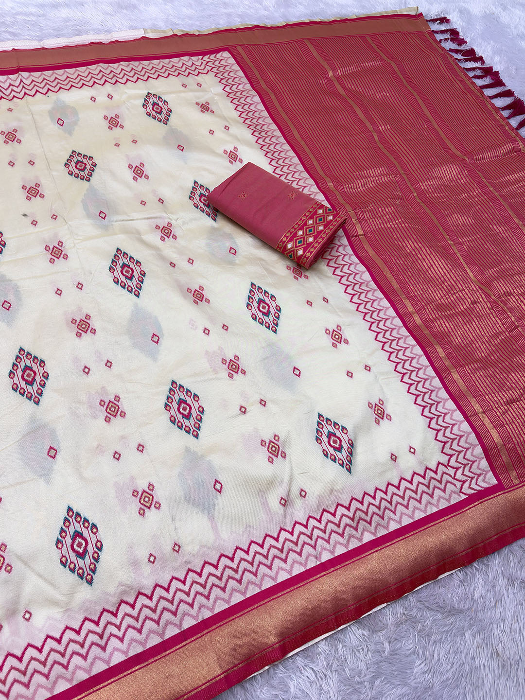 Rani Pink Premium Soft Ikkat Pochampally Patola Silk Saree