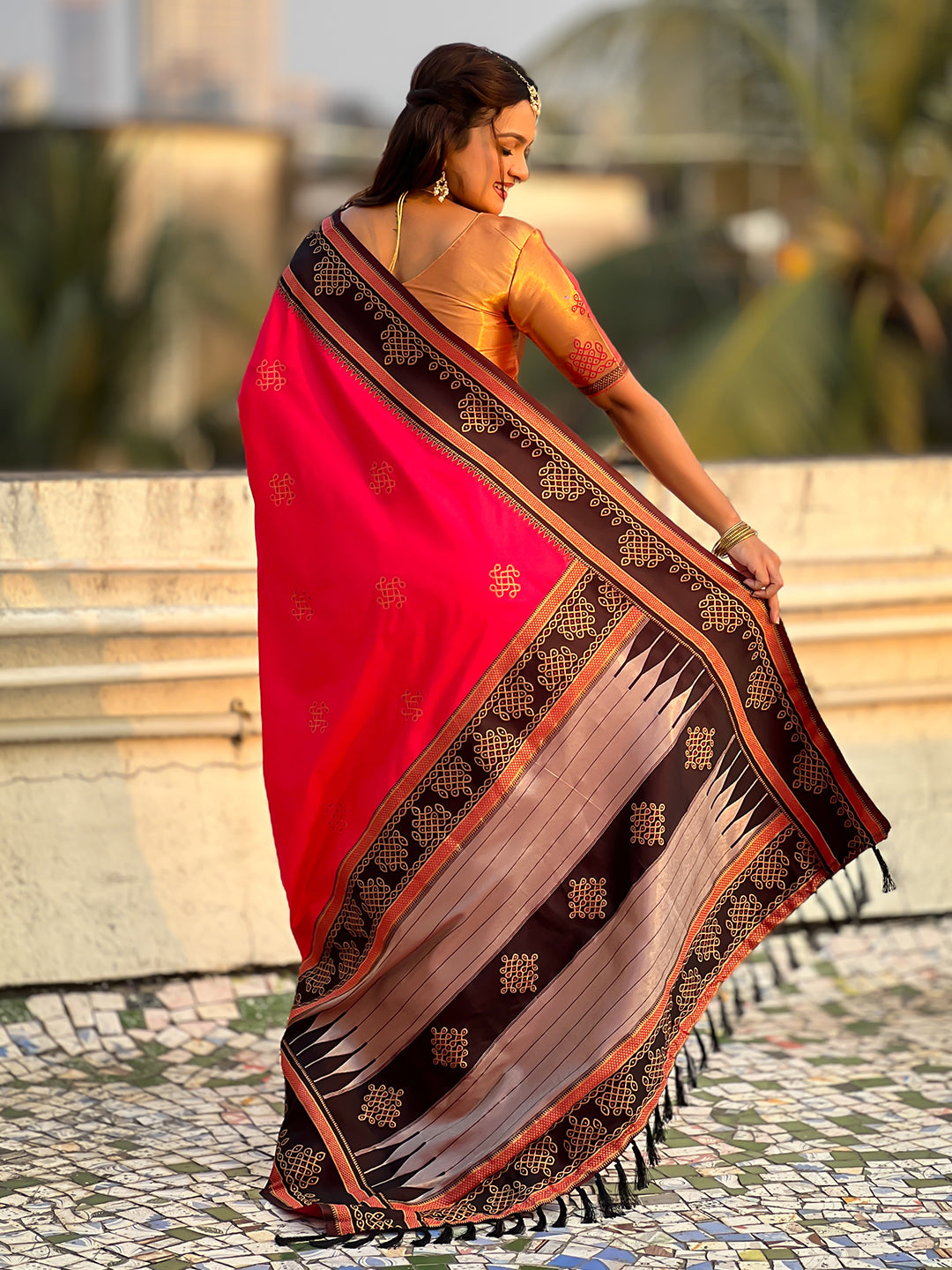 Rani Pink Soft Traditional Kolam Art Concept Zari Woven Silk Saree