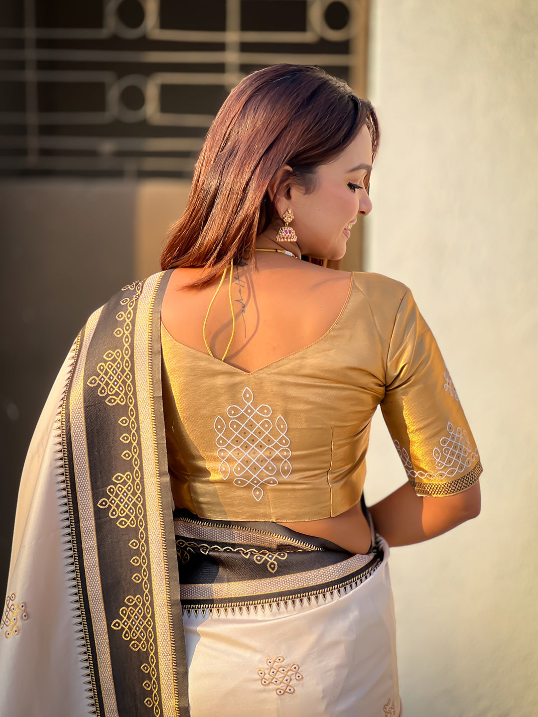 Cream &amp; Black Soft Traditional Kolam Art Concept Zari Woven Silk Saree