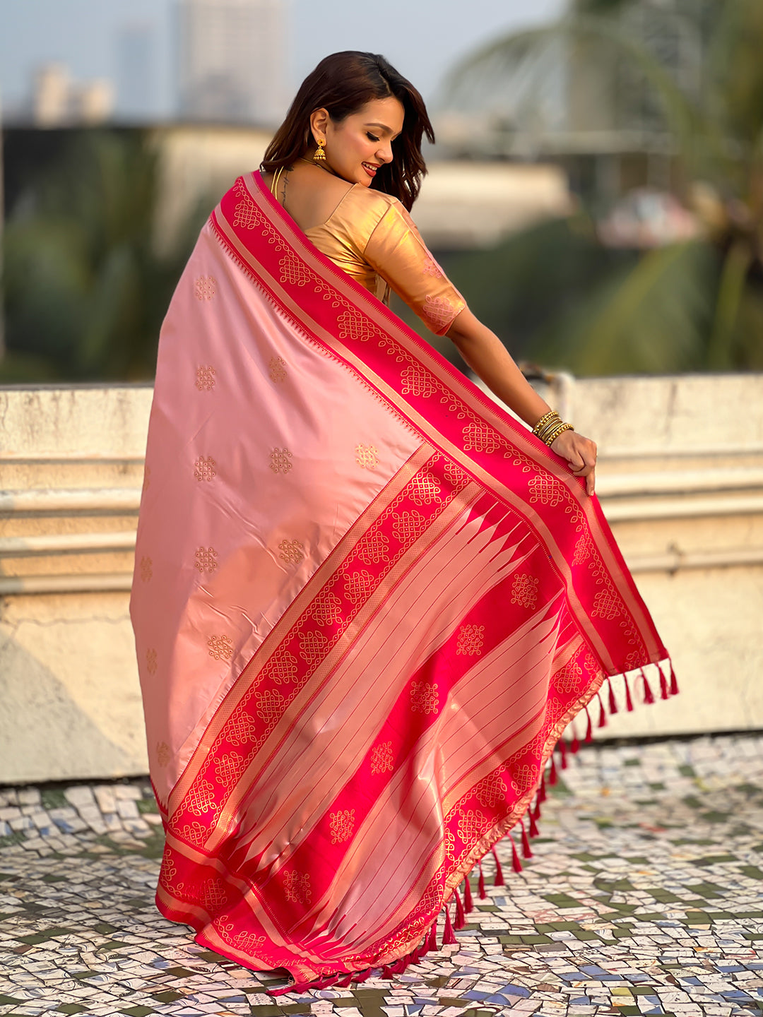 Light Pink Soft Traditional Kolam Art Concept Zari Woven Silk Saree