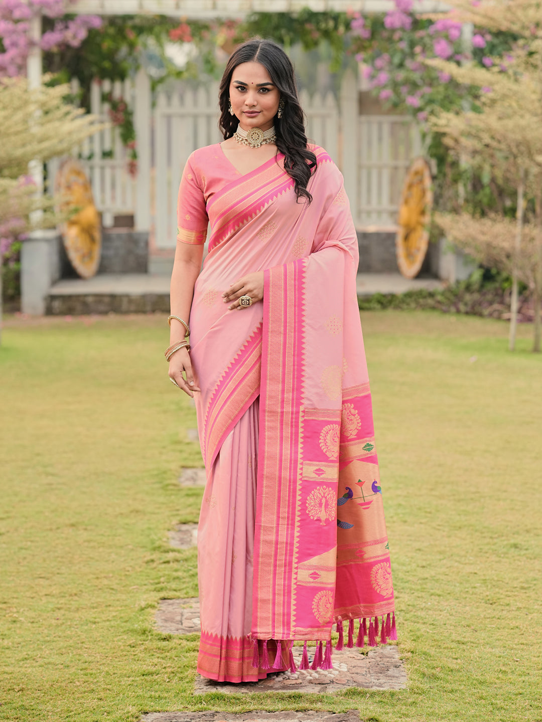 Light Pink Soft Ikkal Silk Zari Woven Kolam Pattern Saree with Paithani Pallu