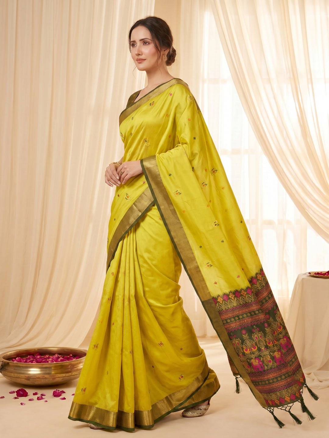 Mehendi Green Traditional Soft Silk Saree with Floral &amp; Peacock Pattern Saree
