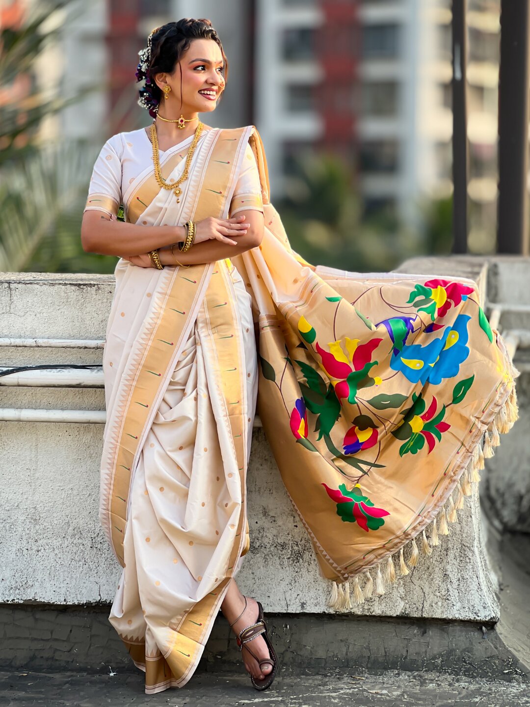Cream Nauvari Pathani Silk Zari Woven Muniya Border Saree