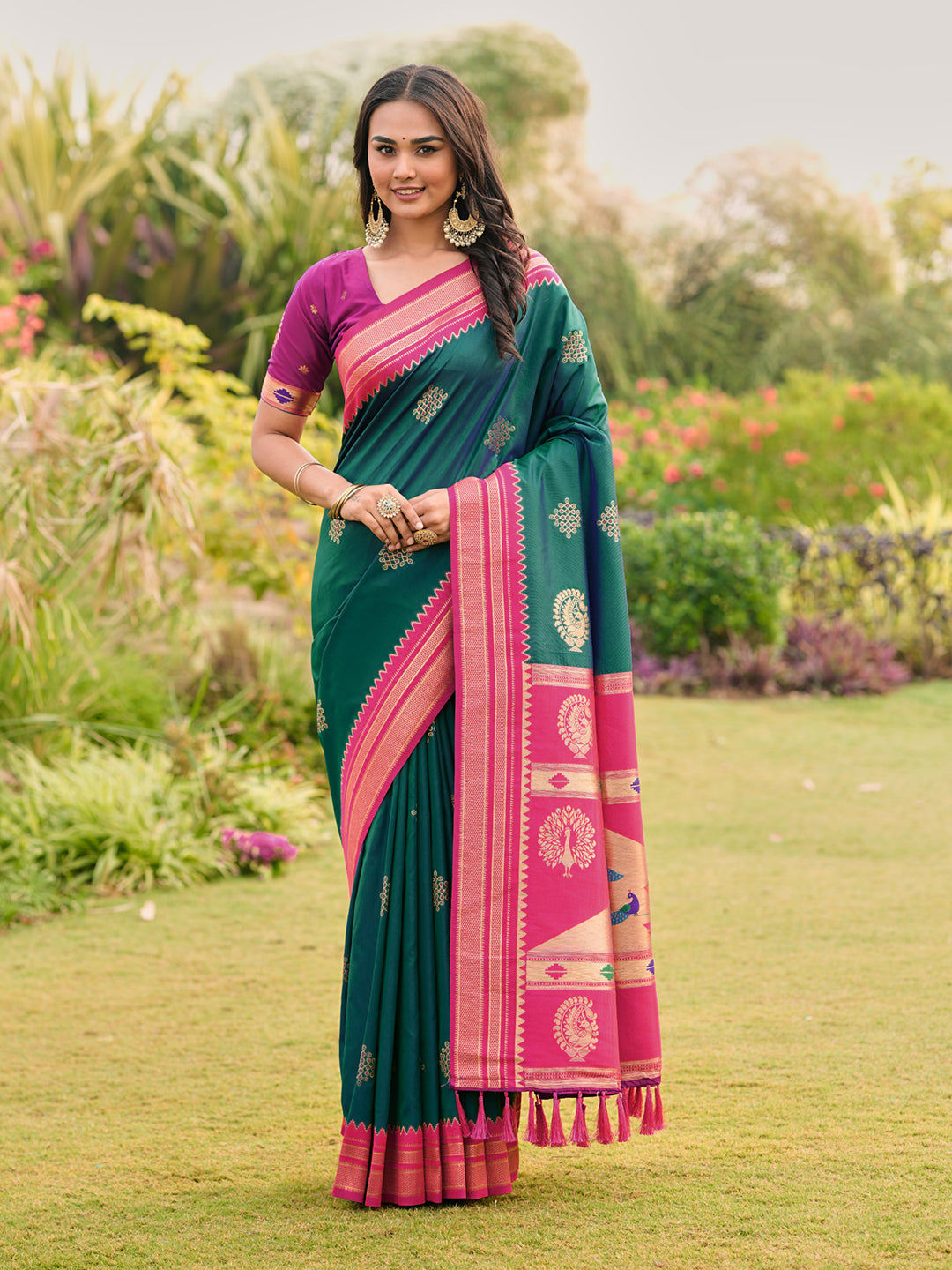 Peacock Blue Soft Ikkal Silk Zari Woven Kolam Pattern Saree with Paithani Pallu