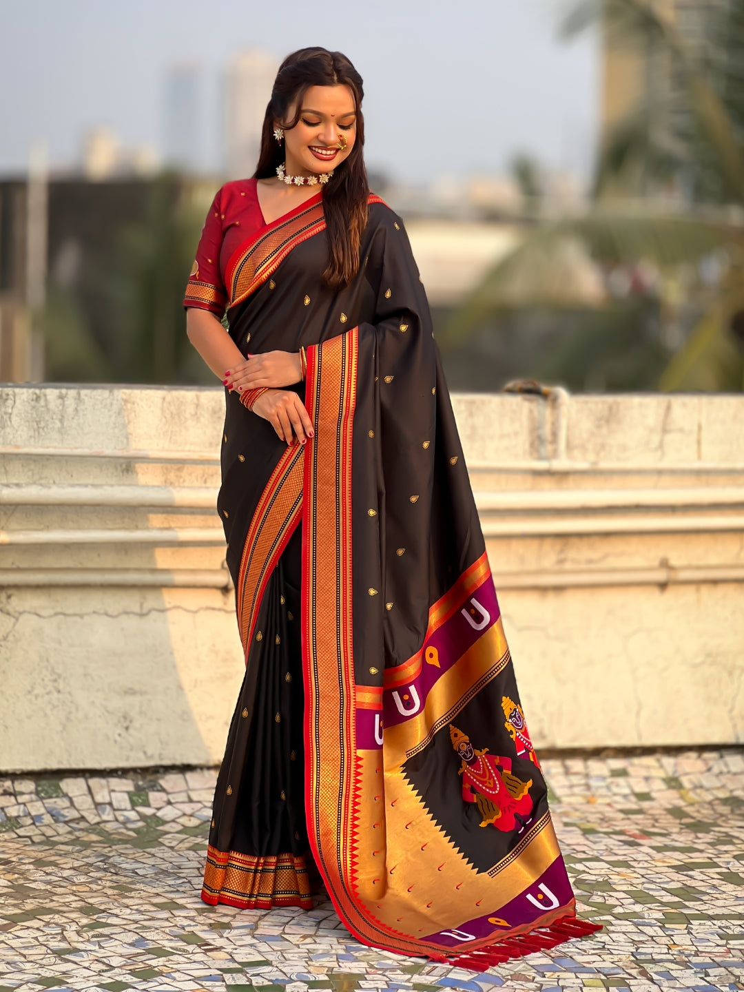 Black Vitthal Rukmini Contrast Paithani Silk Zari Woven Saree