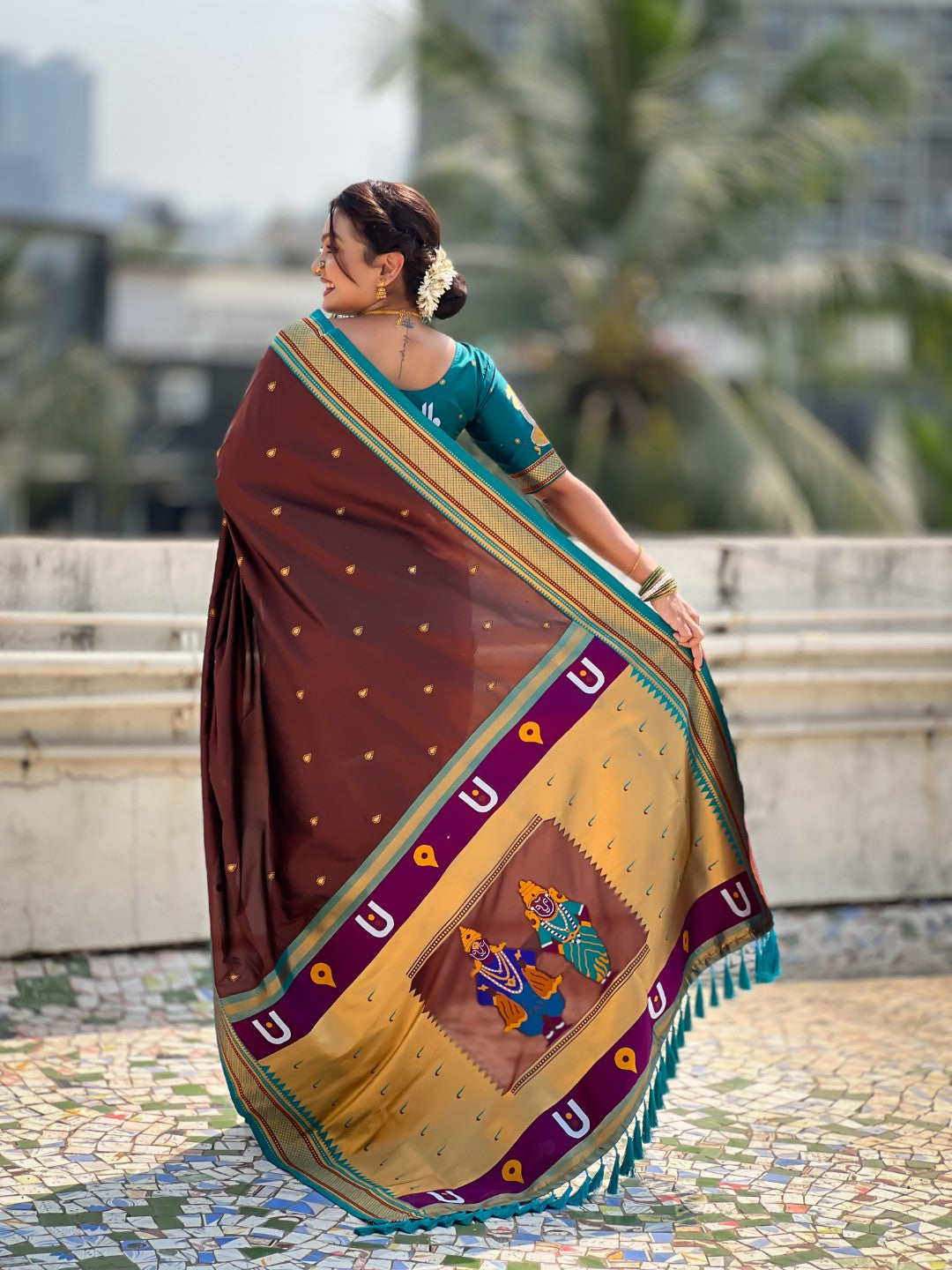 Coffee Vitthal Rukmini Contrast Paithani Silk Zari Woven Saree
