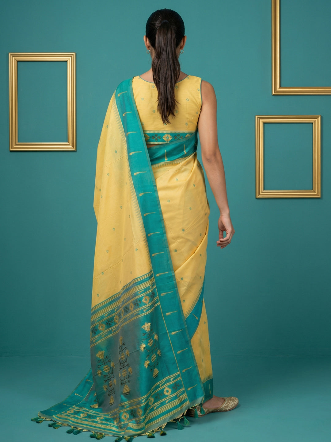 Cream &amp; Blue Handloom Traditional Yeola Paithani Silk Saree