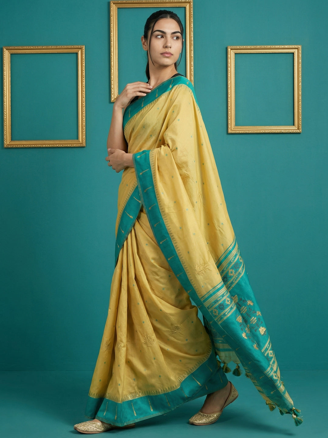 Cream &amp; Blue Handloom Traditional Yeola Paithani Silk Saree