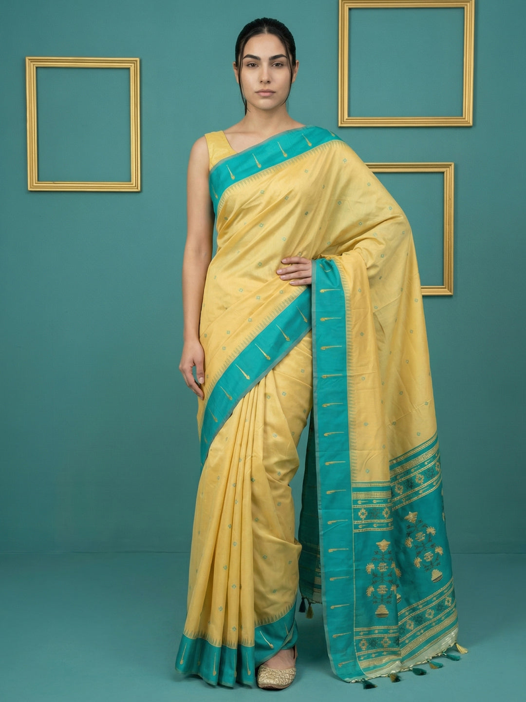 Cream &amp; Blue Handloom Traditional Yeola Paithani Silk Saree