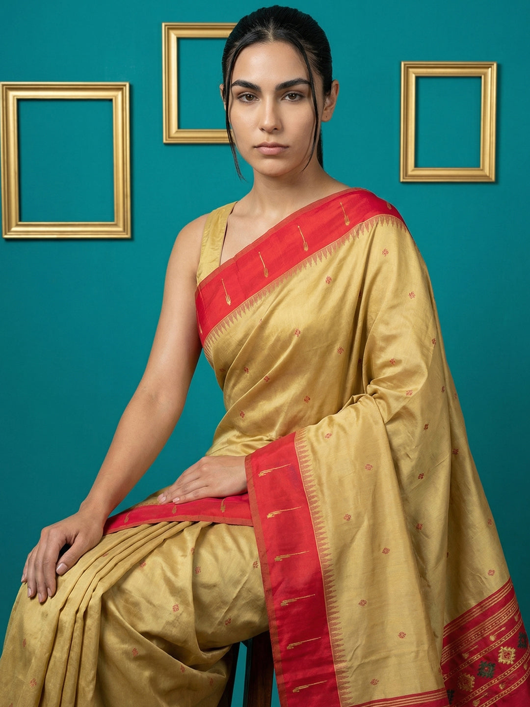 Cream &amp; Red Handloom Traditional Yeola Paithani Silk Saree