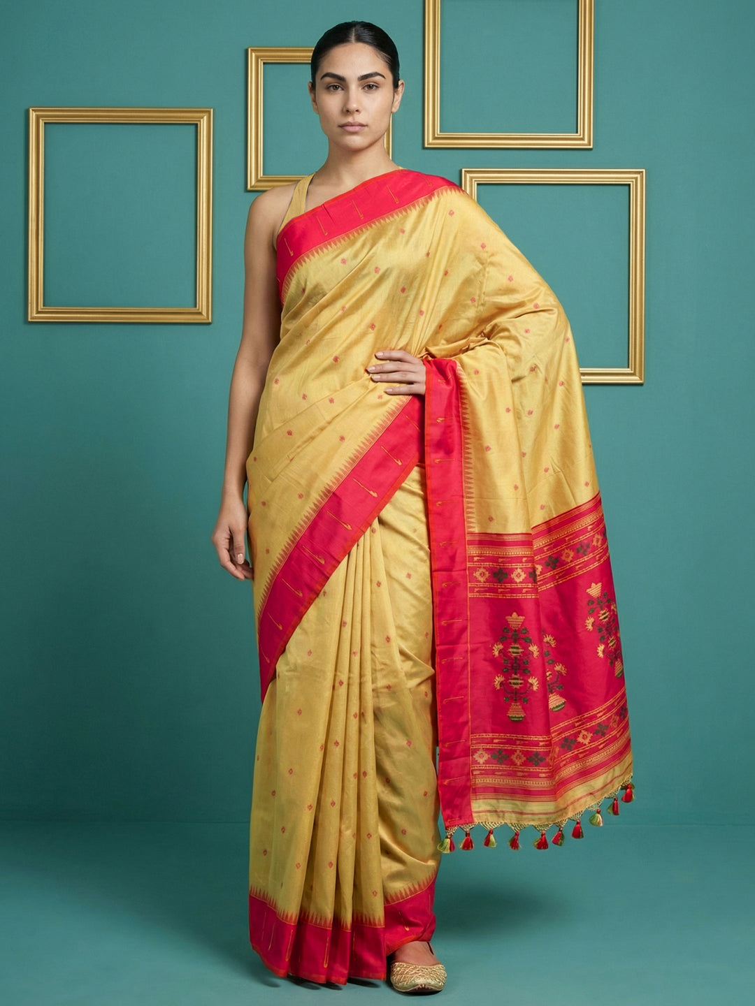 Cream &amp; Red Handloom Traditional Yeola Paithani Silk Saree