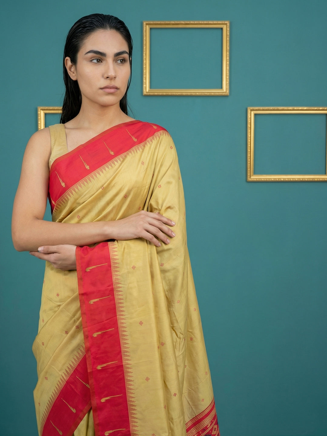 Cream &amp; Red Handloom Traditional Yeola Paithani Silk Saree