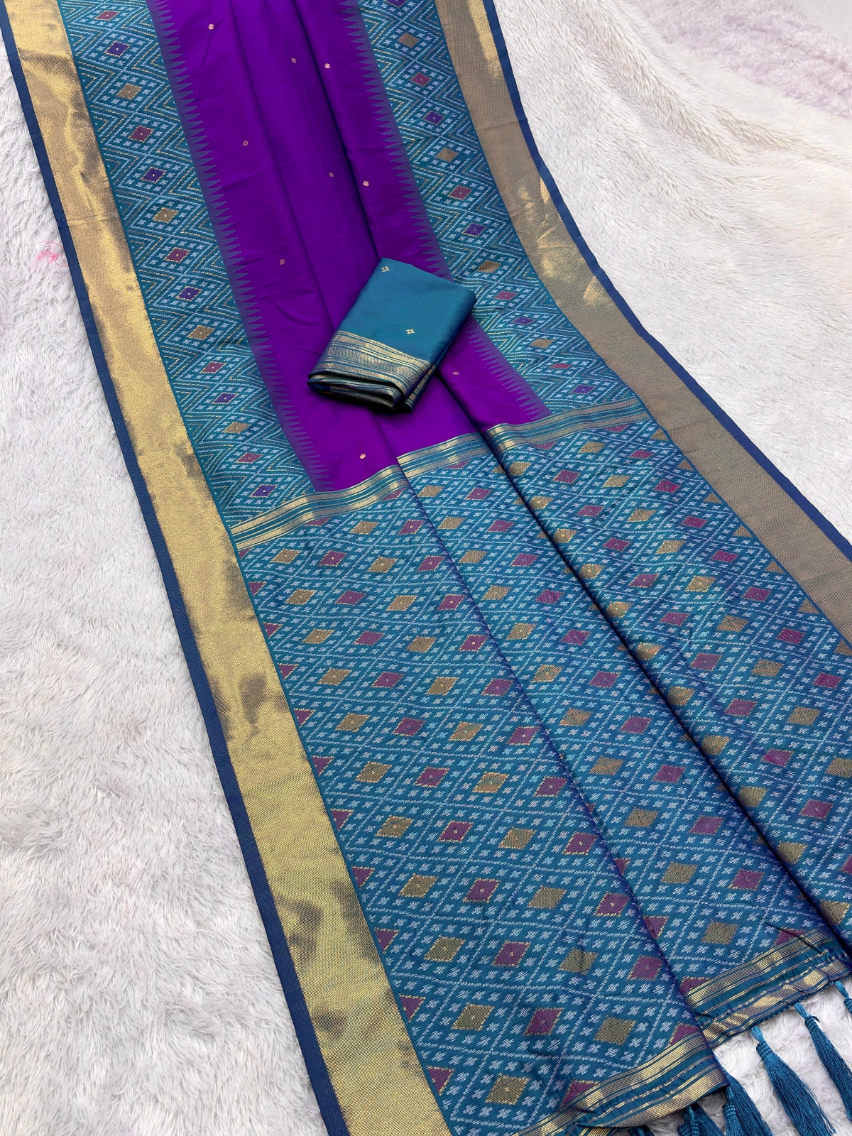 Purple Soft Ikkat Pochampally Patola Silk Zari Woven Saree