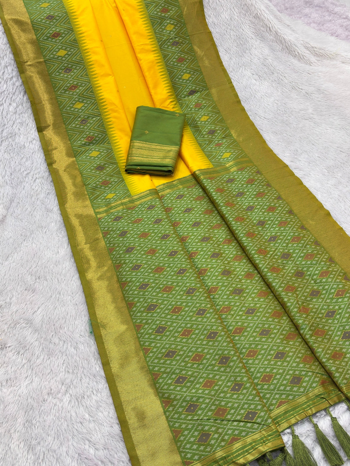Yellow Soft Ikkat Pochampally Patola Silk Zari Woven Saree