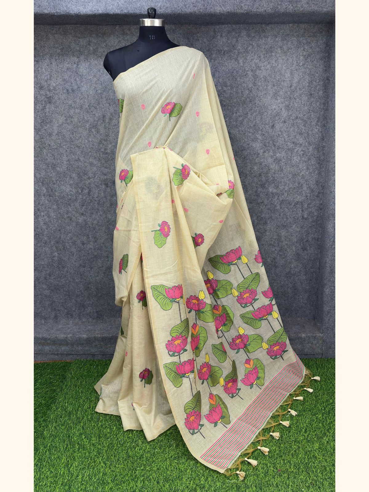 White Soft Flora Cotton Resham Saree with Lotus Pattern Saree