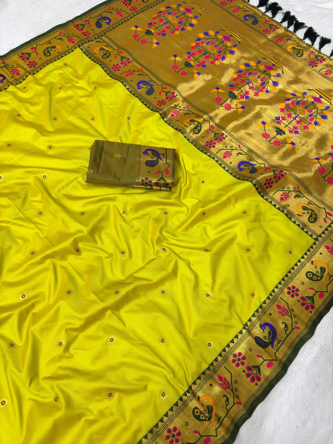 Mehendi Green Traditional Yeola Paithani Silk Zari Woven Saree