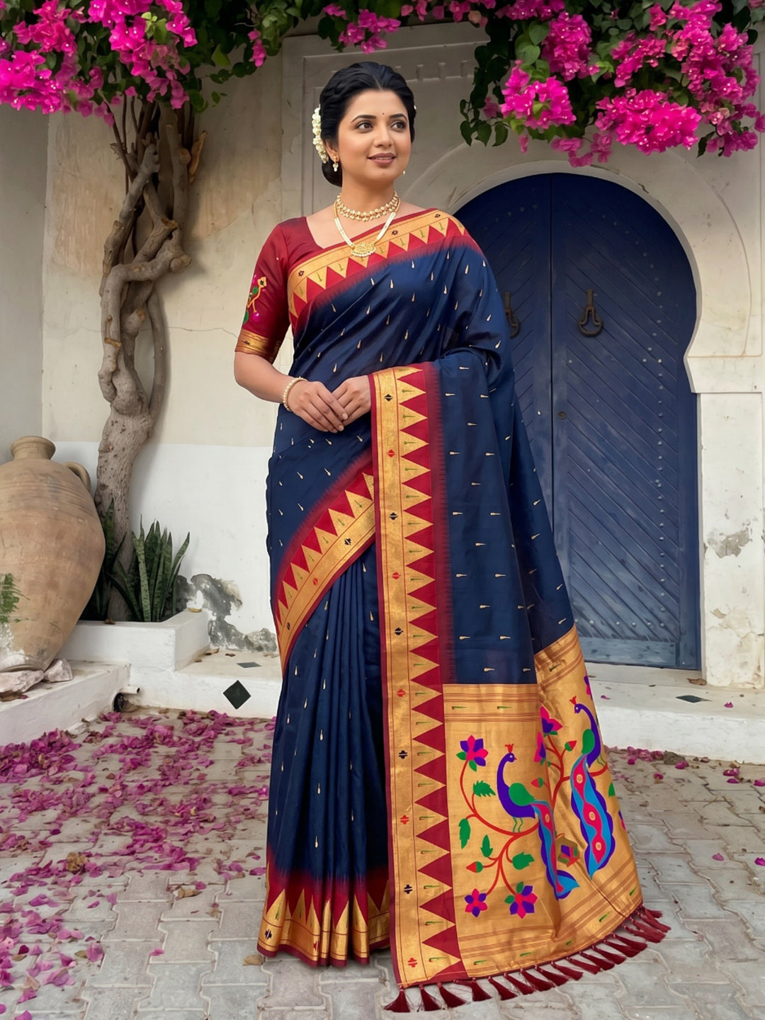 Black Vidya Balan Inspired Muniya Temple Paithani Silk Saree