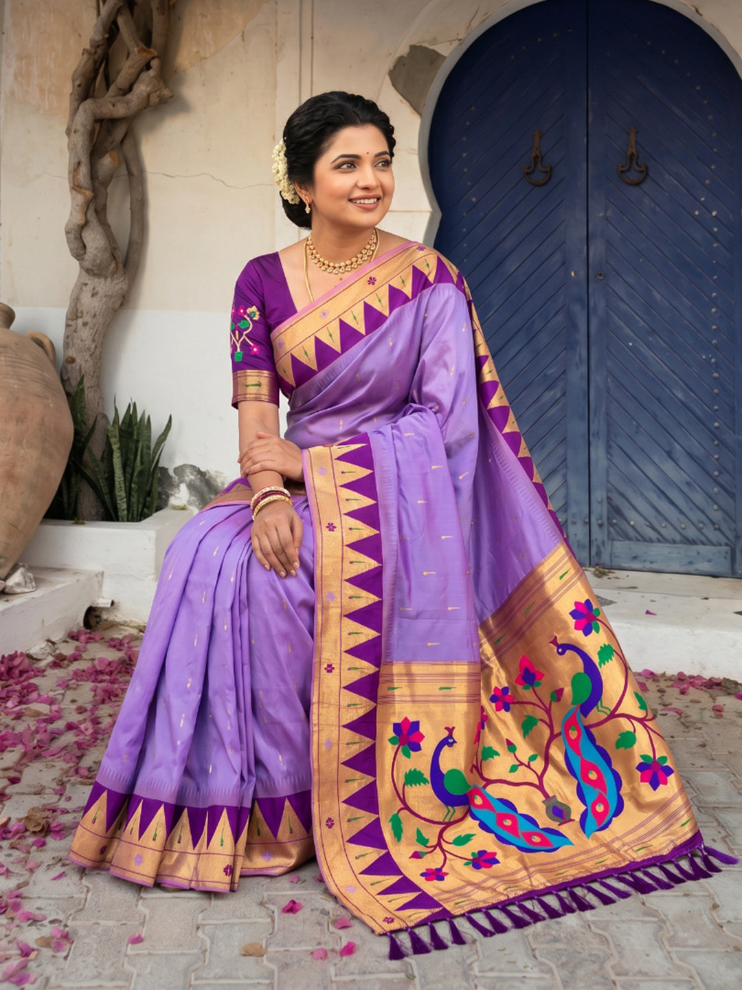 Lavender Vidya Balan Inspired Muniya Temple Paithani Silk Saree