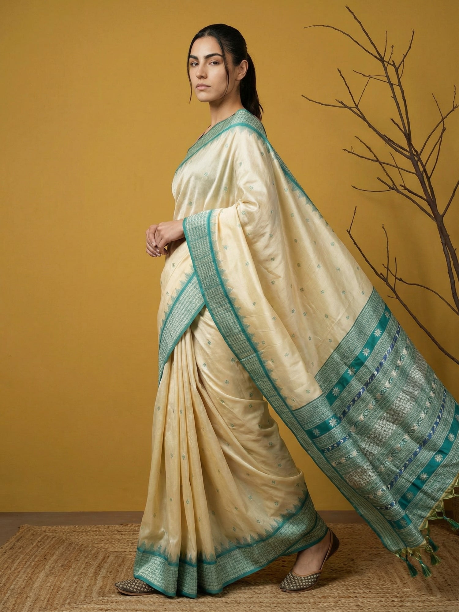 Cream &amp; Blue Soft Handloom with detailed Motifs Silk Saree