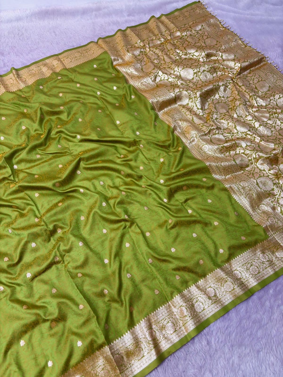 Mehendi Green Premium Banarasi Silk Zari Woven Saree