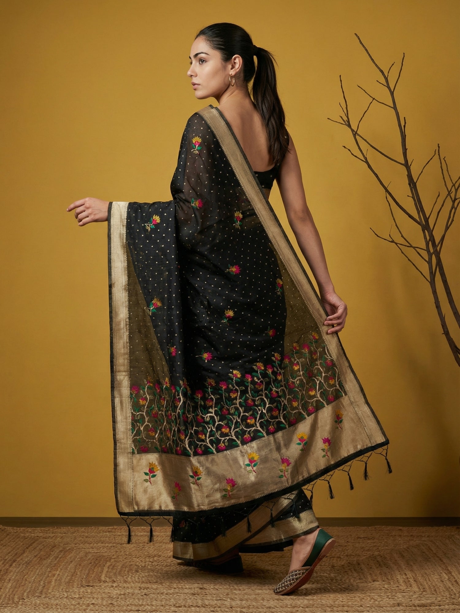 Black Organza Silk Jamdani Pattern Zari Woven Saree