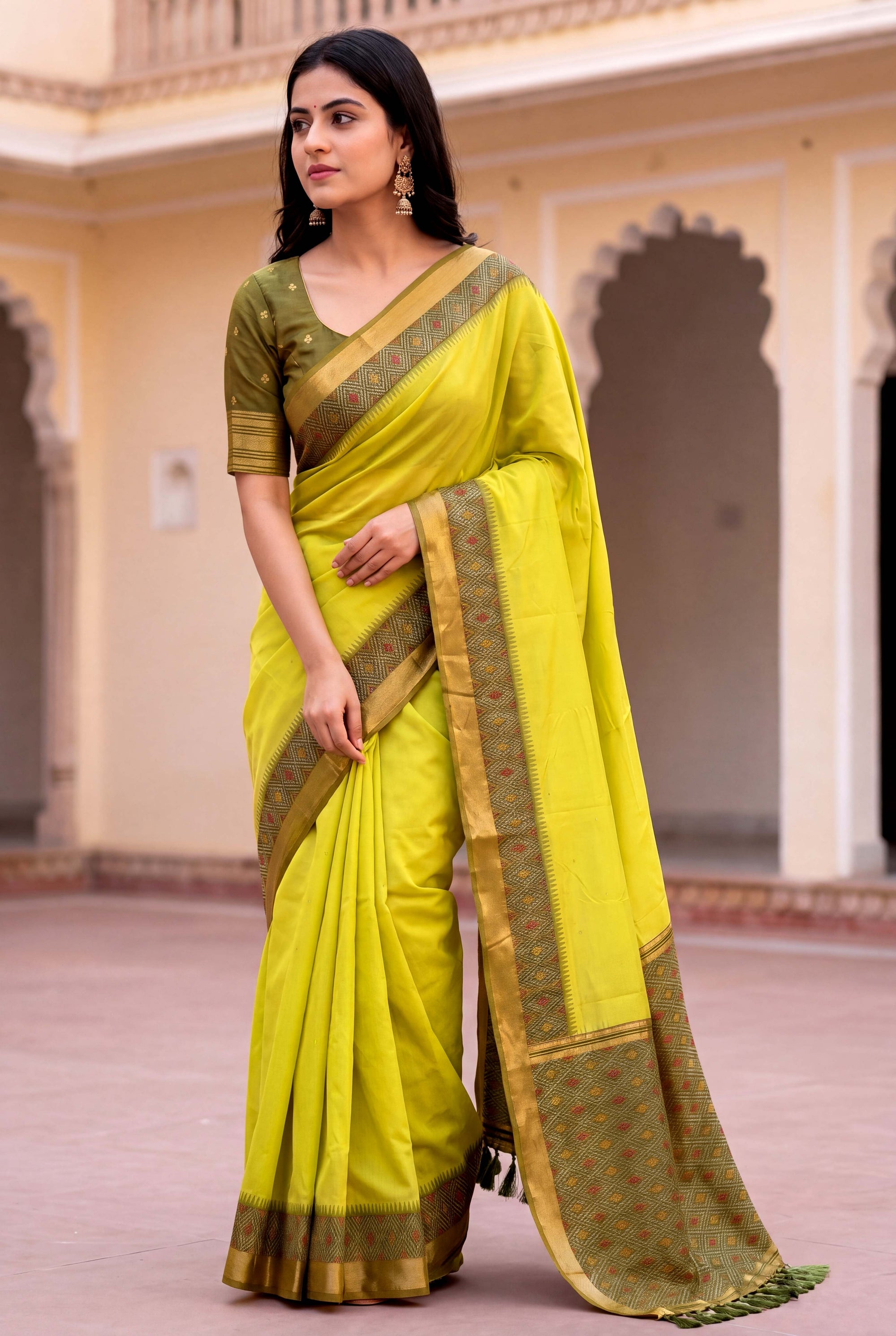 Mehendi Green Soft Ikkat Pochampally Patola Silk Zari Woven Saree
