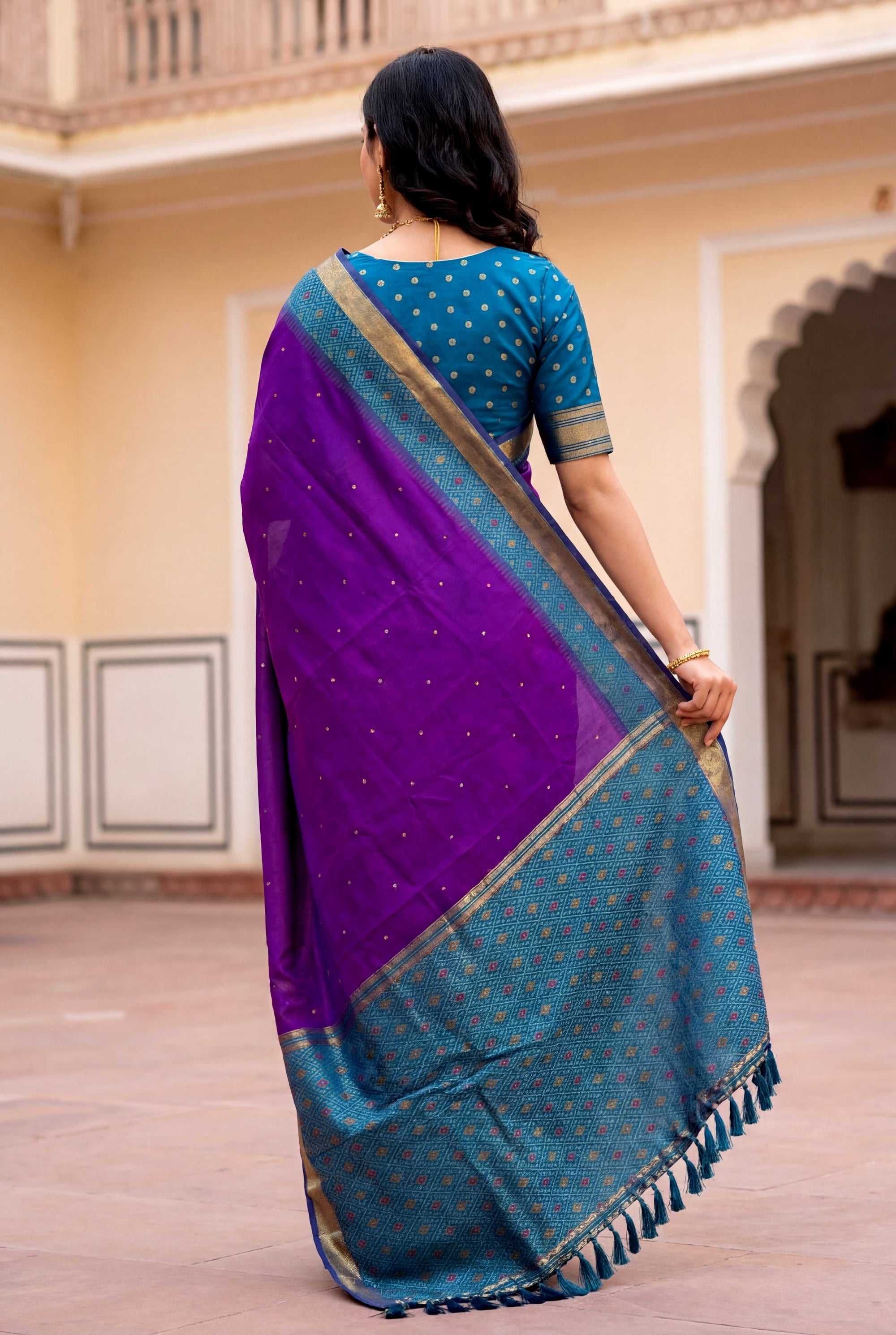 Purple Soft Ikkat Pochampally Patola Silk Zari Woven Saree